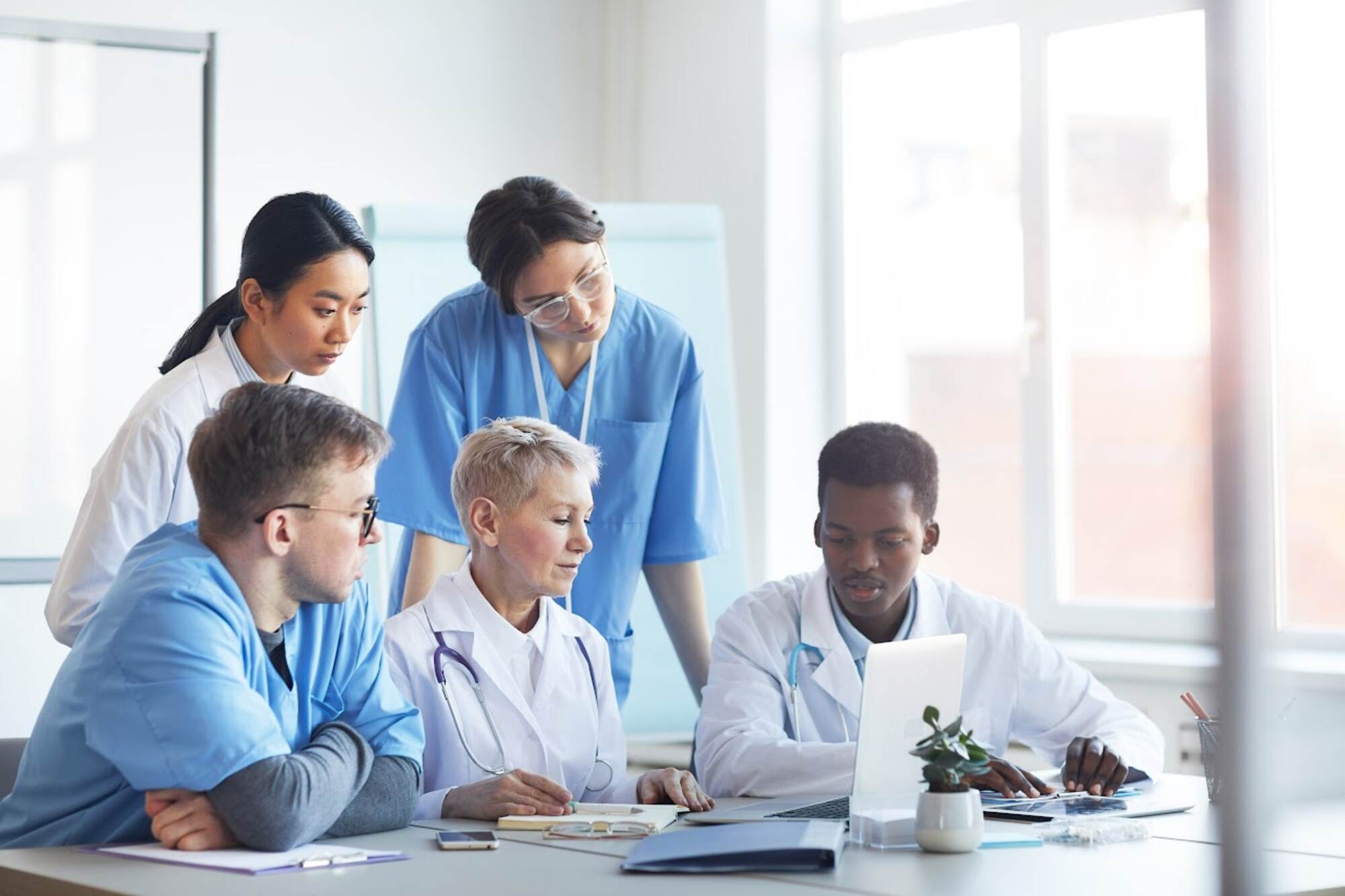 Free education opportunities available for healthcare workers in the USA